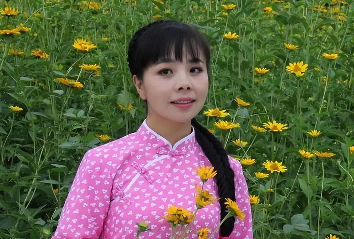 放弃百万年薪嫁农村男友,歌手王二妮:婆婆待我很好,我不后悔