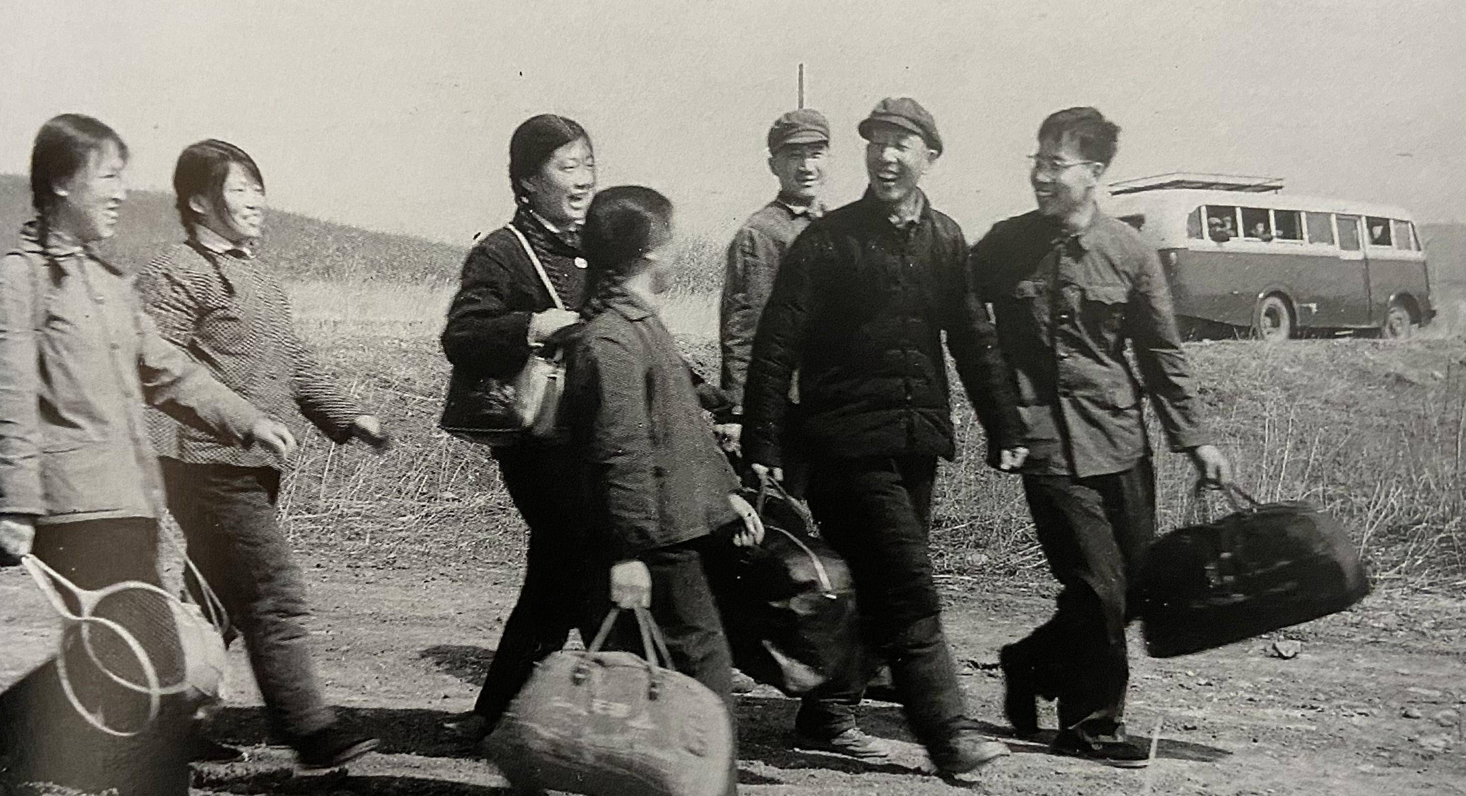 知青:当排长被刁难,返城时没走,当上计生主任,劝人流产,上环