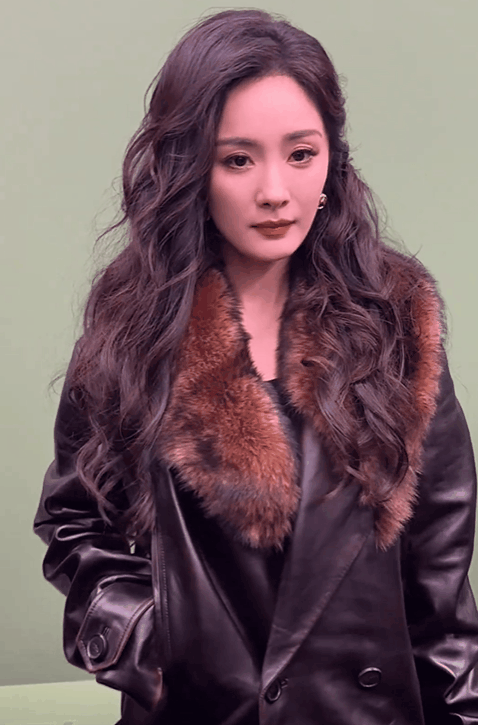 巴黎生图:蔡依林漫画腿惊艳,钟楚曦葫芦身材抢镜,沈梦辰咋了