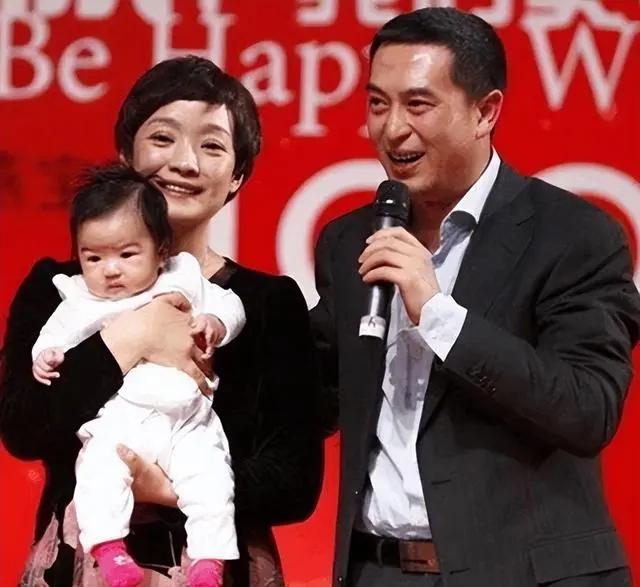 在2010年,张嘉译与王海燕更是迎来了他们的爱情结晶,女儿张译心的诞生