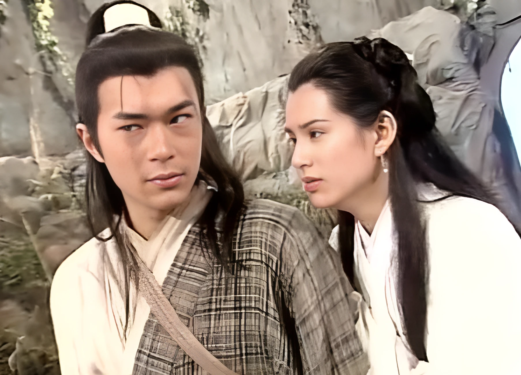 当初小龙女失贞之后,她就莫名其妙地爱上了杨过,因为在她看来,是杨过