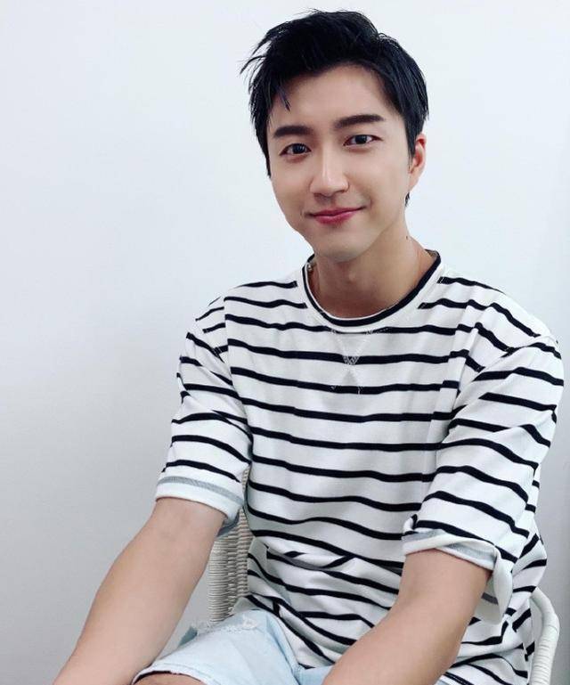 江宏杰官宣离婚后首晒近照,臭美耍帅仍被网友骂