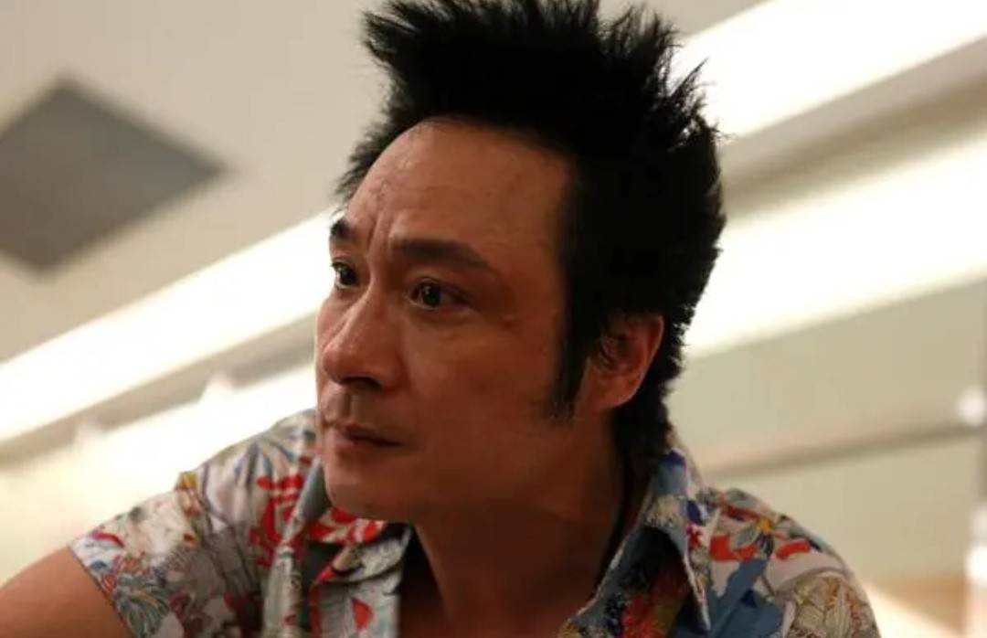 17岁就去鞋厂打工,tvb跑龙套八年,吴镇宇一路走来很不容易