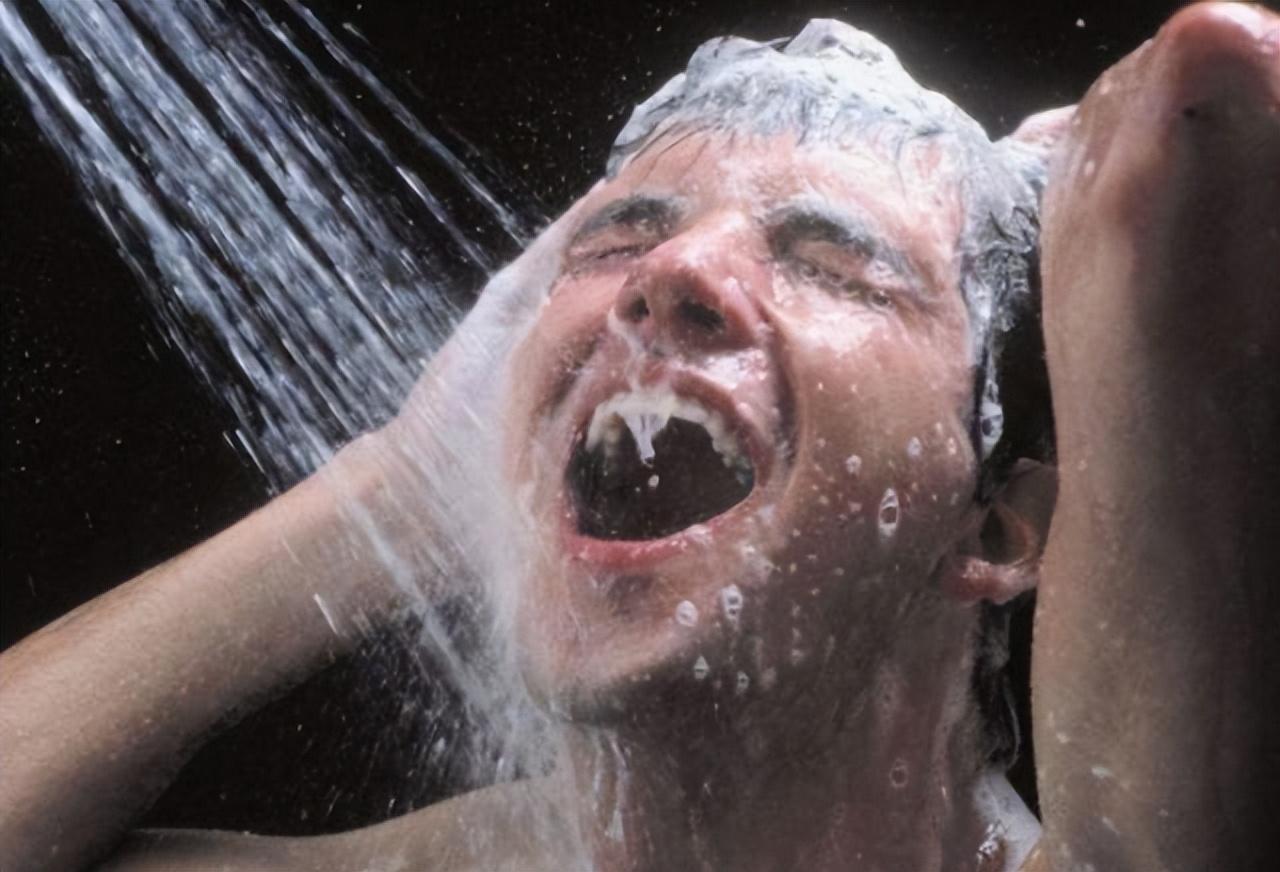 尤其是在冬天的时候,那热气腾腾的洗澡水,可以很好的驱散身体内的寒冷