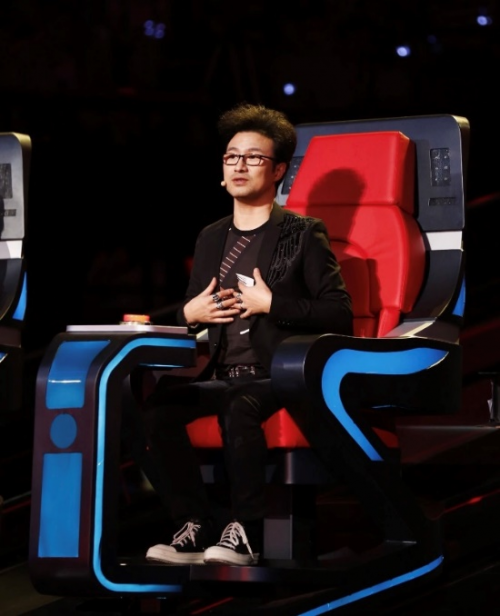 52岁的摇滚明星汪峰的新恋情绯闻,再次让他收获高度关注!