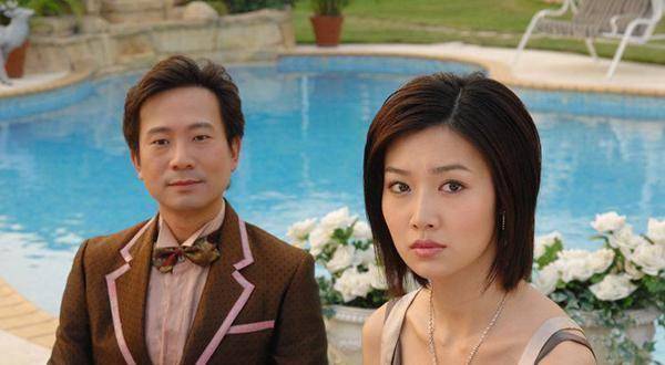 比如黄日华版《天龙八部》,她在剧中的李秋水;吴启华,黎姿版《倚天