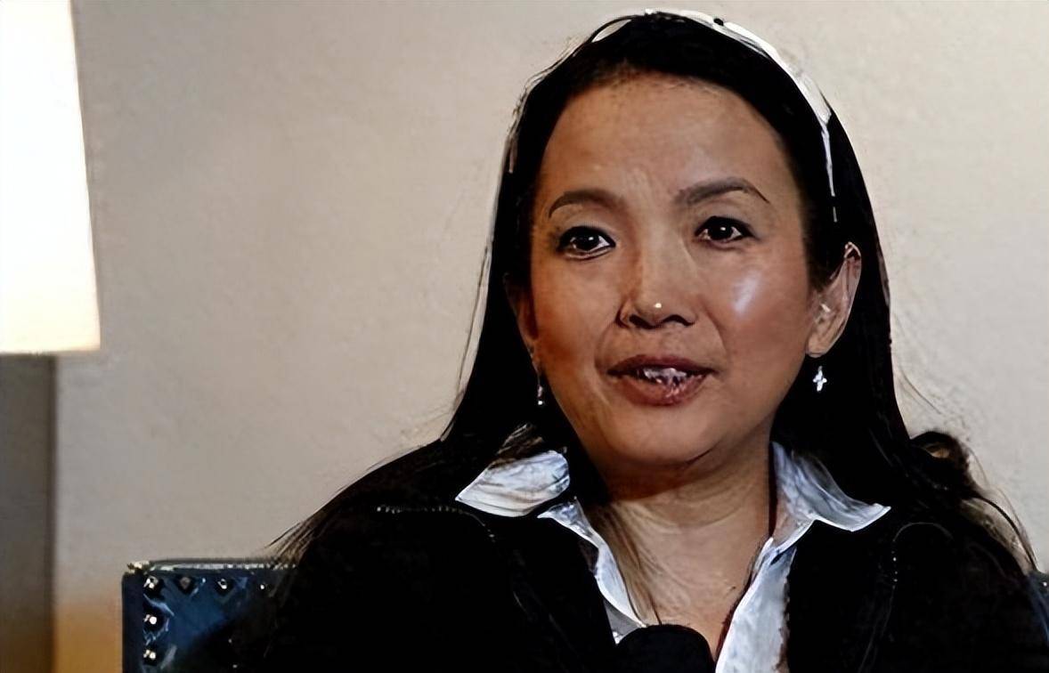 吕丽萍夫妇疑回国养老!与孙海英移民失败,满头白发朴素无人识