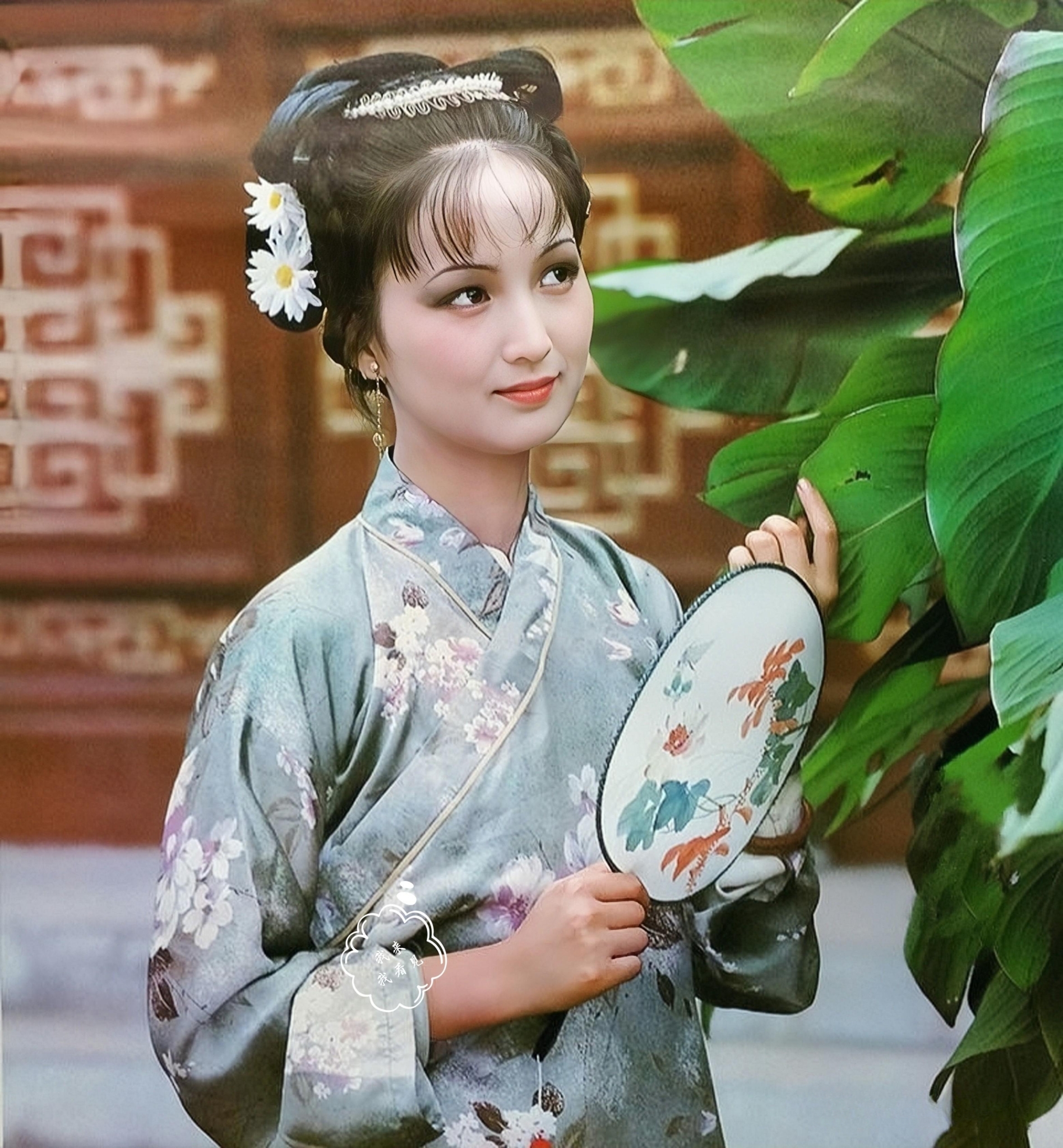 回顾87版红楼梦,手执纨扇的优雅女子,今后的古装剧里还会有么