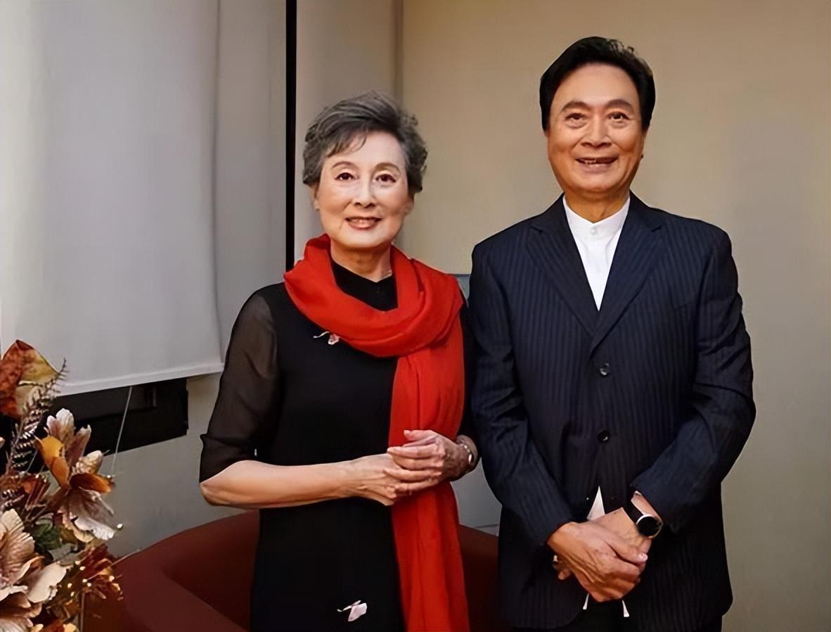 老戏骨梁波罗:妻子陪他闯过生死劫难,他白发苍苍给百岁岳母尽孝