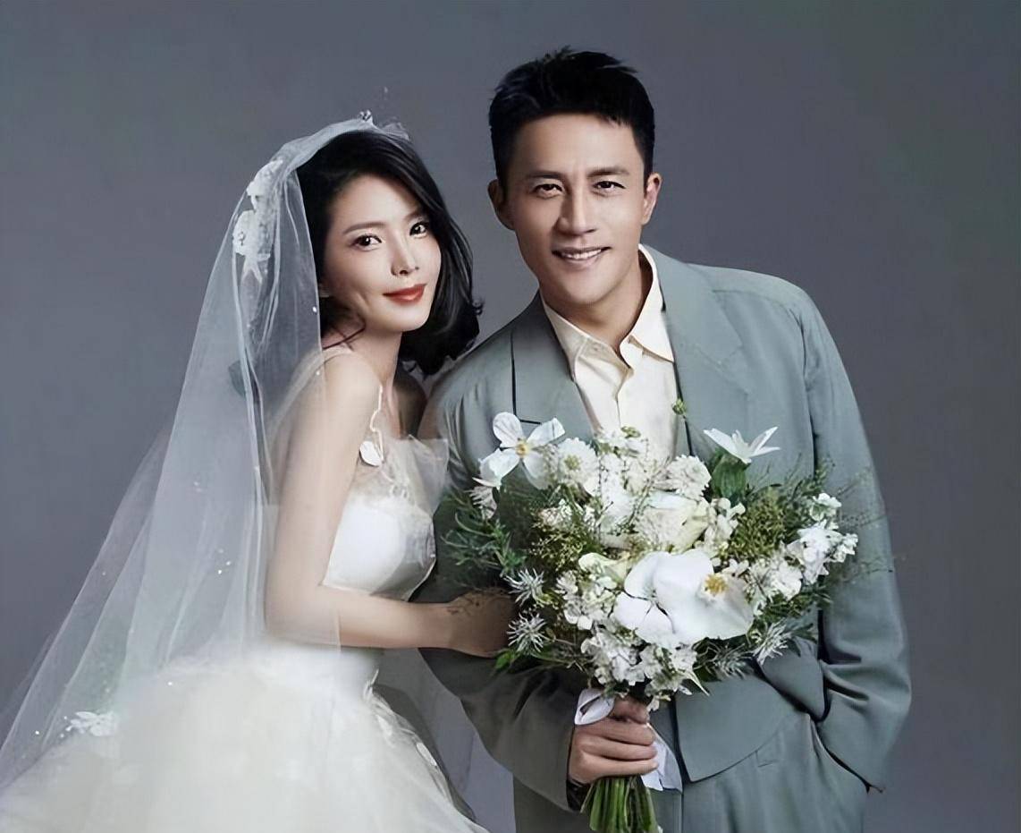 情场浪子杜淳,曾无缝衔接5任女友,为何选择了二婚的王灿?