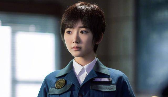 毛晓彤搭档朱一龙,在大火的网剧《盗墓笔记之重启》中演小白,这个也是