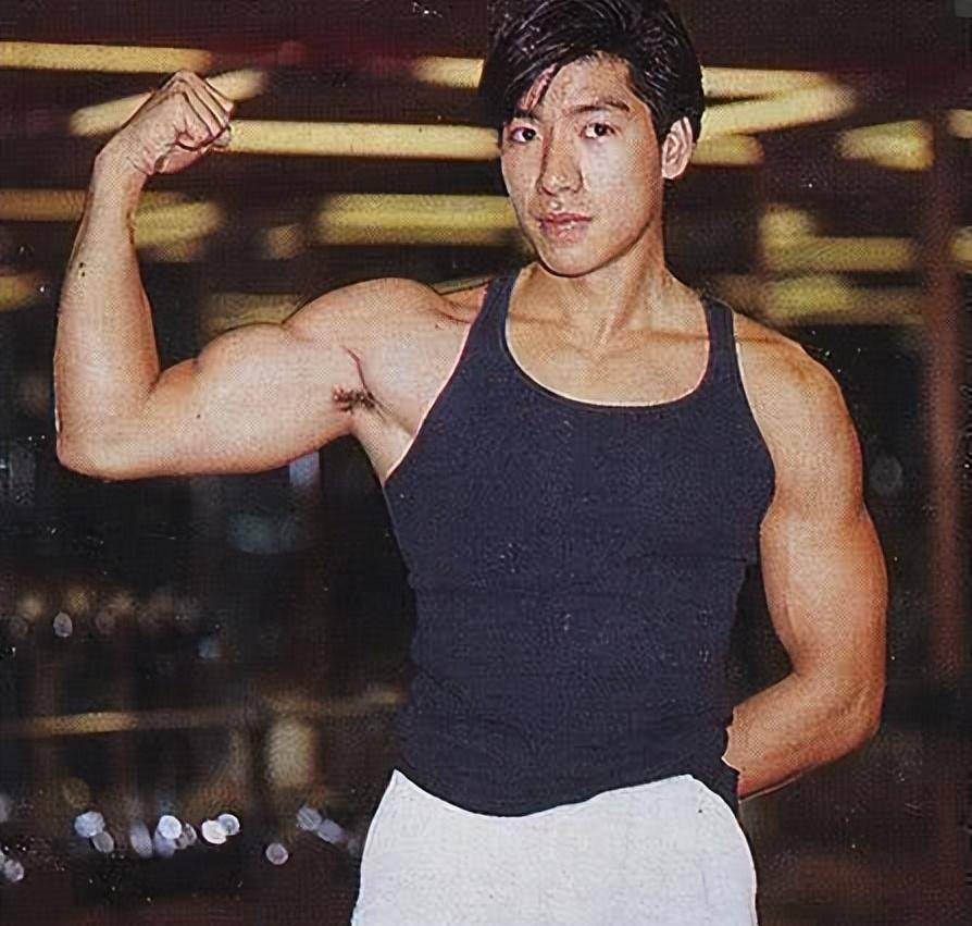 《英雄地之小刀会》中扮演过黄大刚一角,不过却没有给人留下多少印象