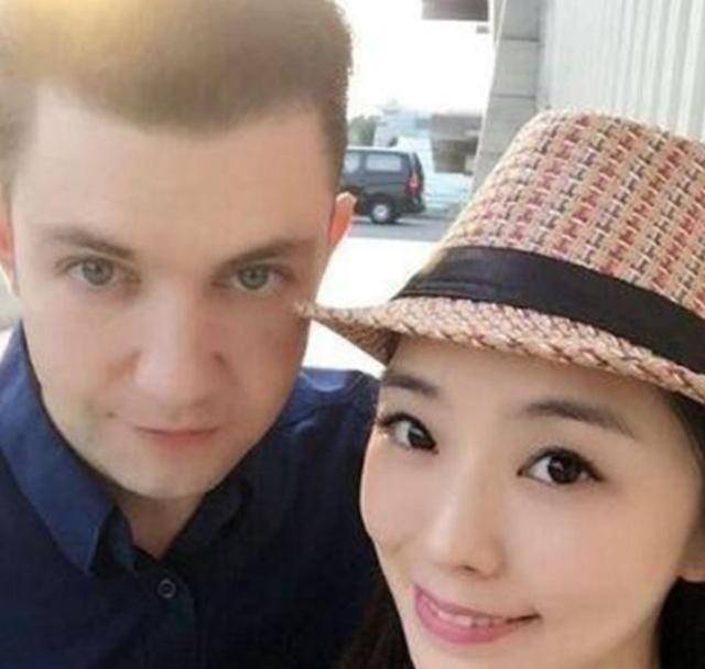 2017年,赖芊合终于面对媒体谈及现男友,表示戎祥去世后她才与现在的