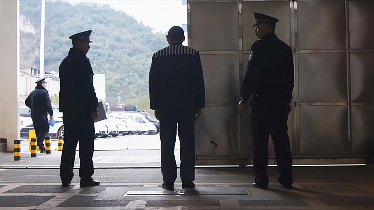 云南小伙13年入狱6次,狱警发觉不对劲,调取档案后令他潸然泪下