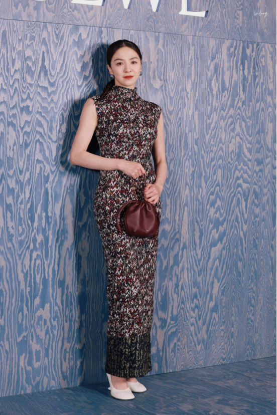 上海这一夜,杨幂露蛮腰,奚梦瑶港味十足,却被捂严实的袁泉惊艳