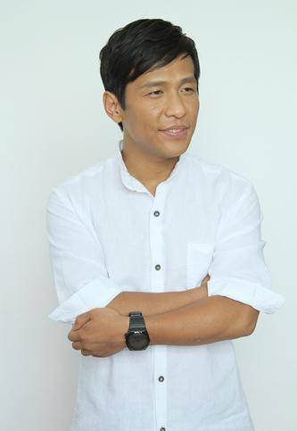 焦小龙看中成了他的徒弟才开始学习二人转2007年被赵本山招至麾下最先