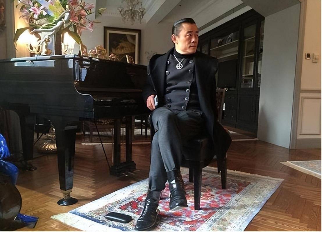 事实证明,"消失"6年的周立波,早已经走上了一条"不归路"