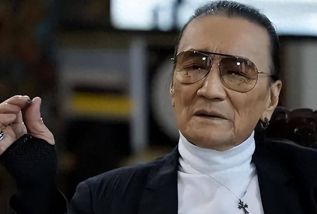 一次节目,谢贤说:当年我花了4000w投资了个酒吧,3年就赔完了