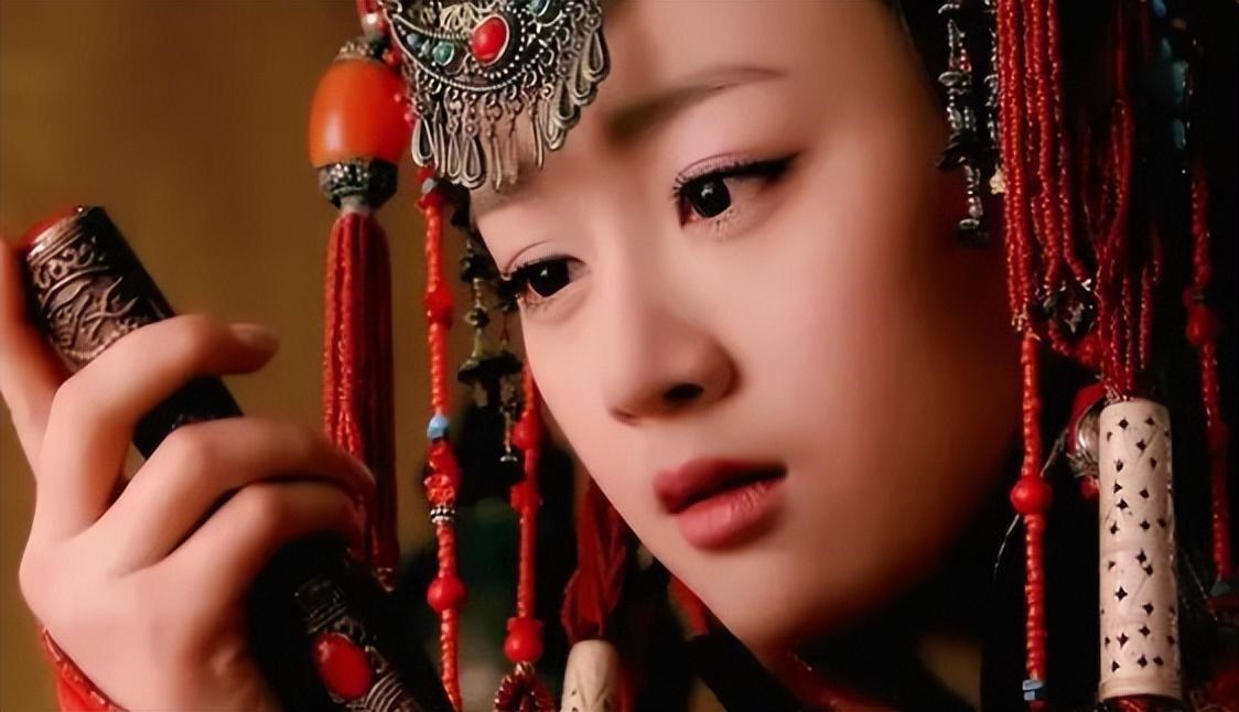 这一次,34岁张檬的"处境",给内娱女明星们"提了个醒"