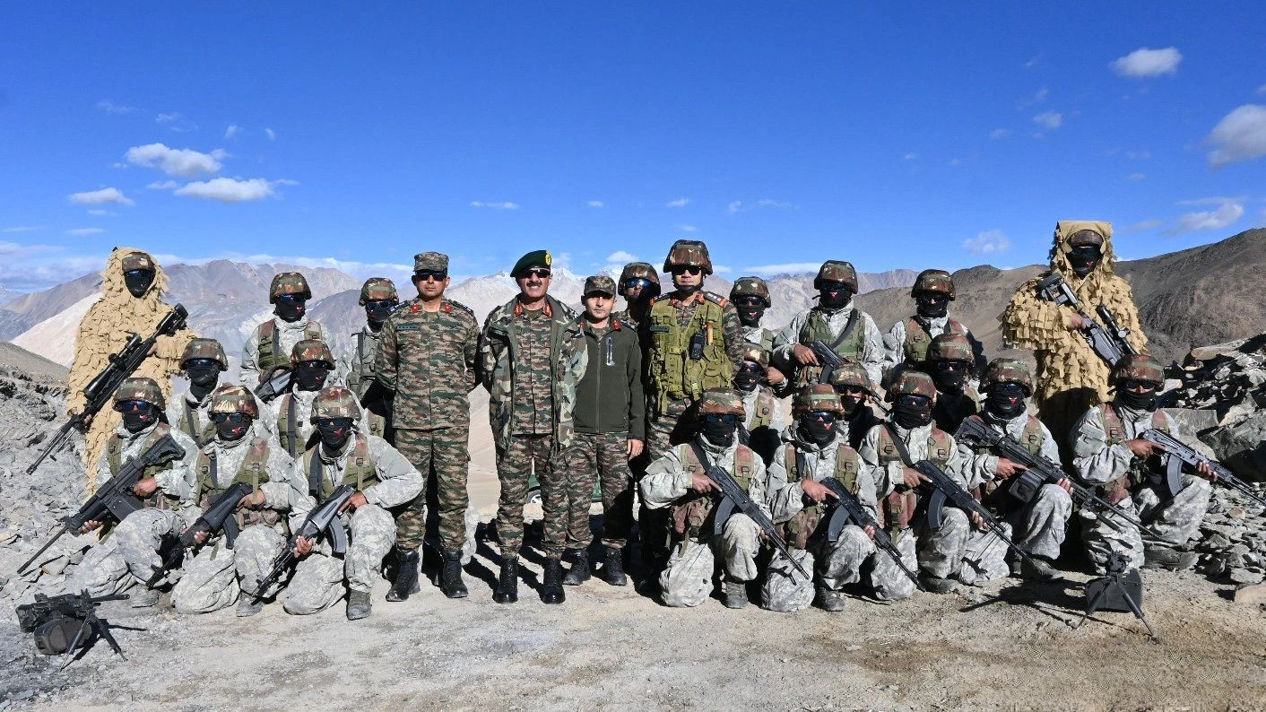 印军特种兵在拉达克耀武扬威,印度大后方起火,纳萨尔游击队开打