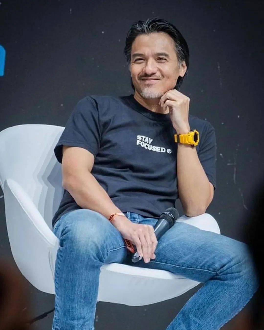 冯德伦拍摄纪录片,力捧美国霸王级新人"娅娅"!