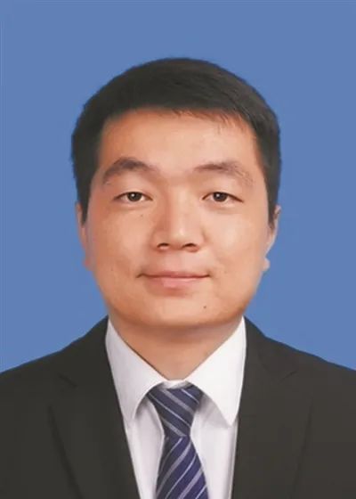 杨金龙.jpg
