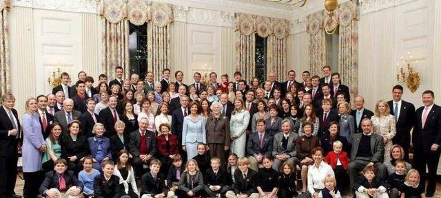 布什家族,被称为美国第一政治豪门,究竟多有钱?