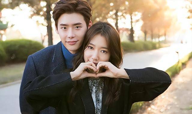 李钟硕绯闻女友揭秘,今和李知恩传绯闻,爆女主一张床超1亿韩元