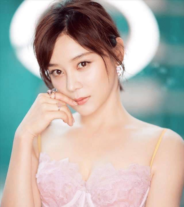 36岁袁姗姗,身材惊艳如斯!饱满有料美得让人欲罢不能,究竟有何秘诀?