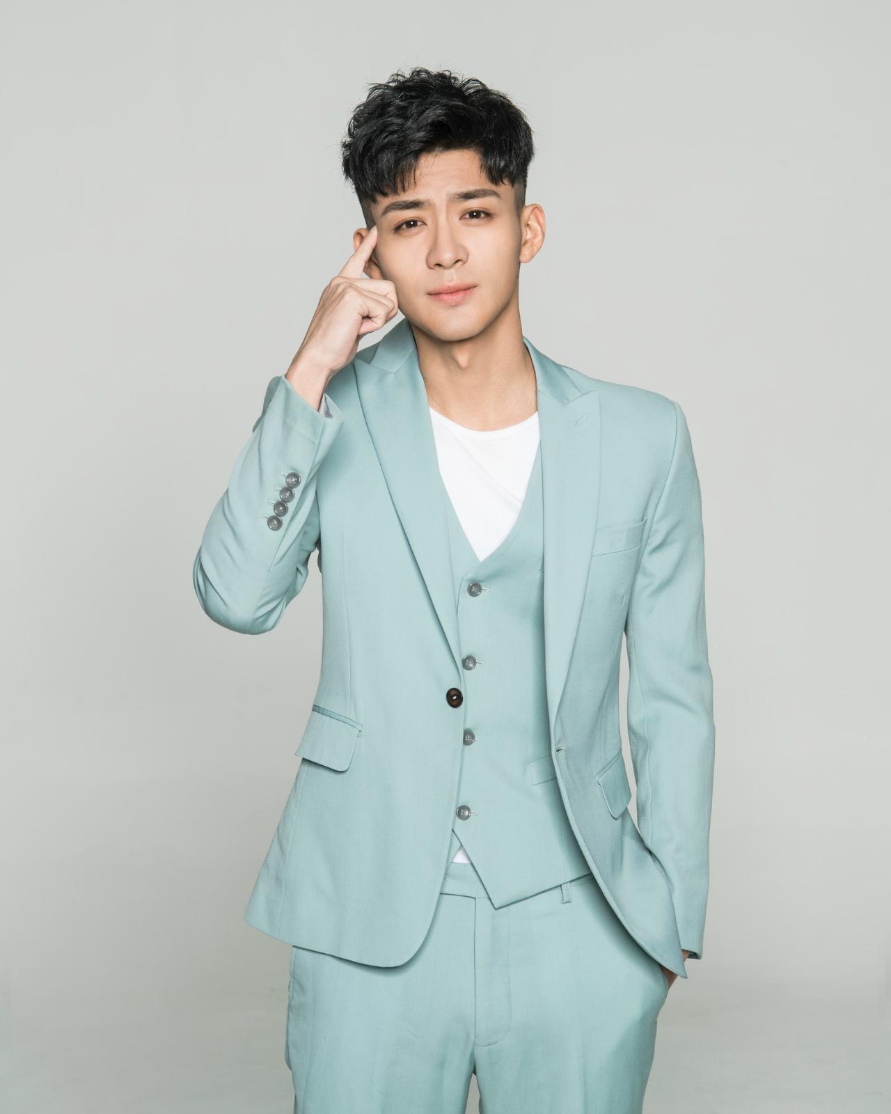 当红小生刘思博:妹妹奚望离婚,他与父母一样难过