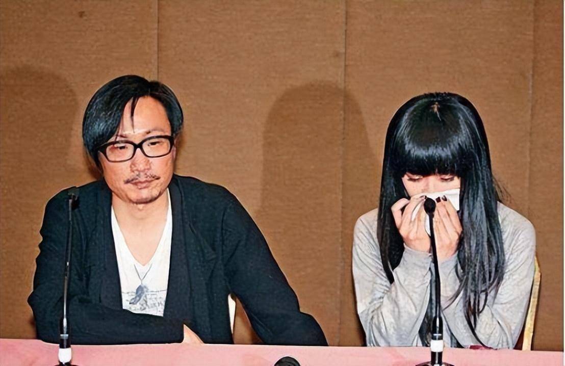 "事业爱情双丰收"的黄晓明,彻底揭开了angelababy的凄惨处境