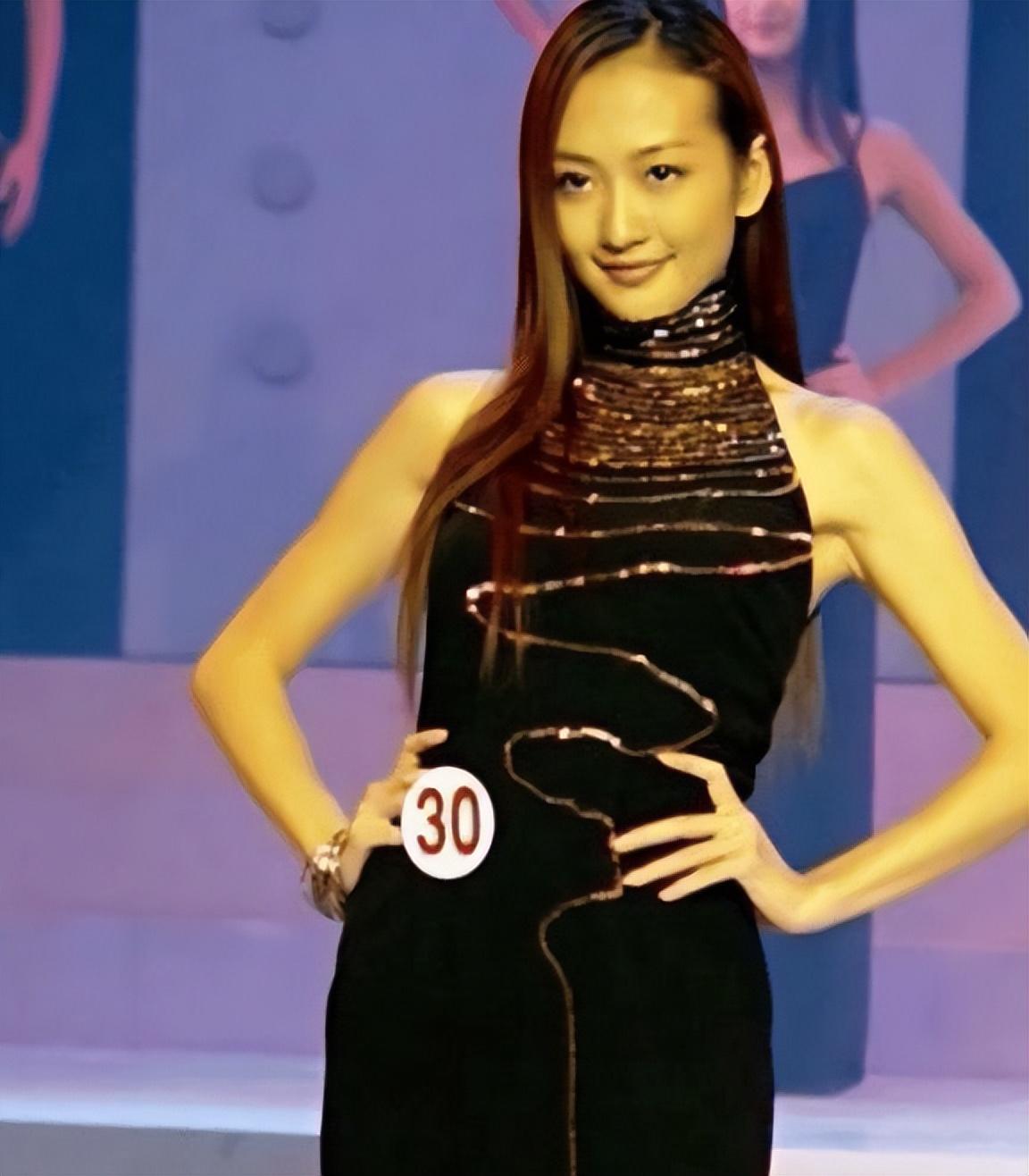 王鸥"戏水照"遭全网传,看她素颜下真实肌肤,难怪直男那么爱他