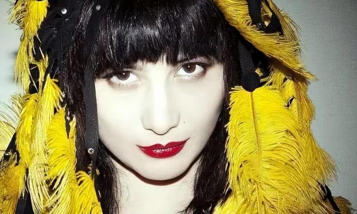 这一次,"大胆谈遗产分配"的何超仪,给豪门子弟"上了一课"!