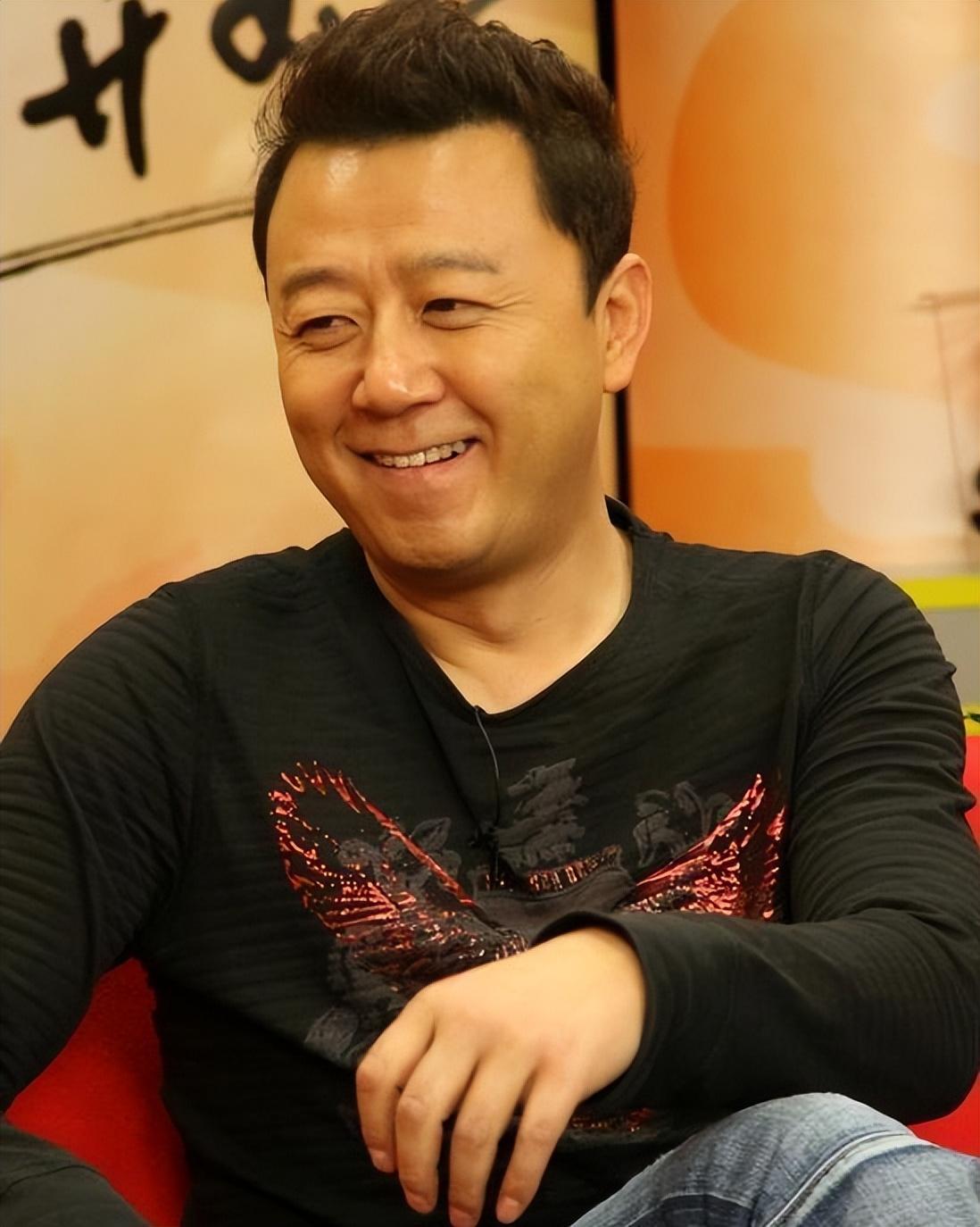 1966年,郭涛的父母相恋大半年后选择结婚,1967年郭涛就出生了.