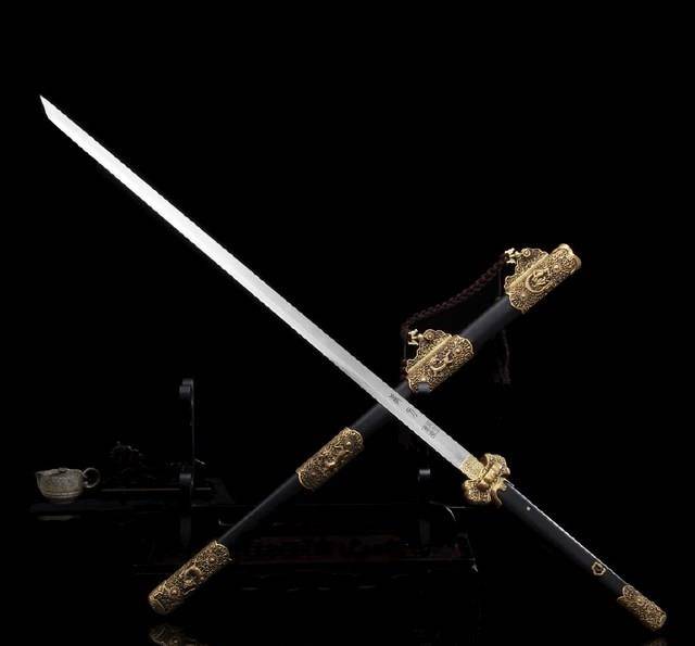 中国历史上战斗力最强悍的两种刀剑,唐刀和汉剑,你选哪一个?