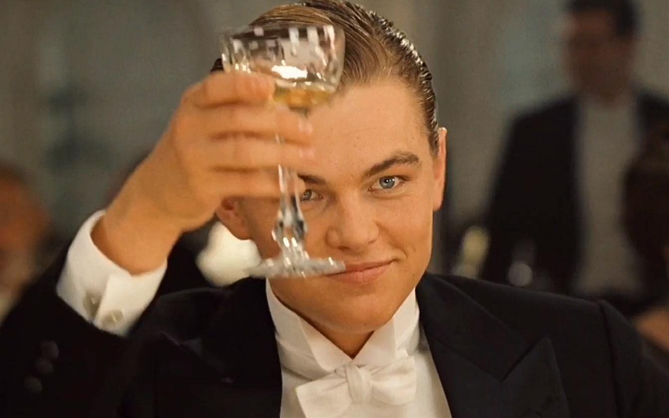 肥猫抽烟,青霞喝酒,袁泉回眸,那些无法超越的镜头,哪个最经典