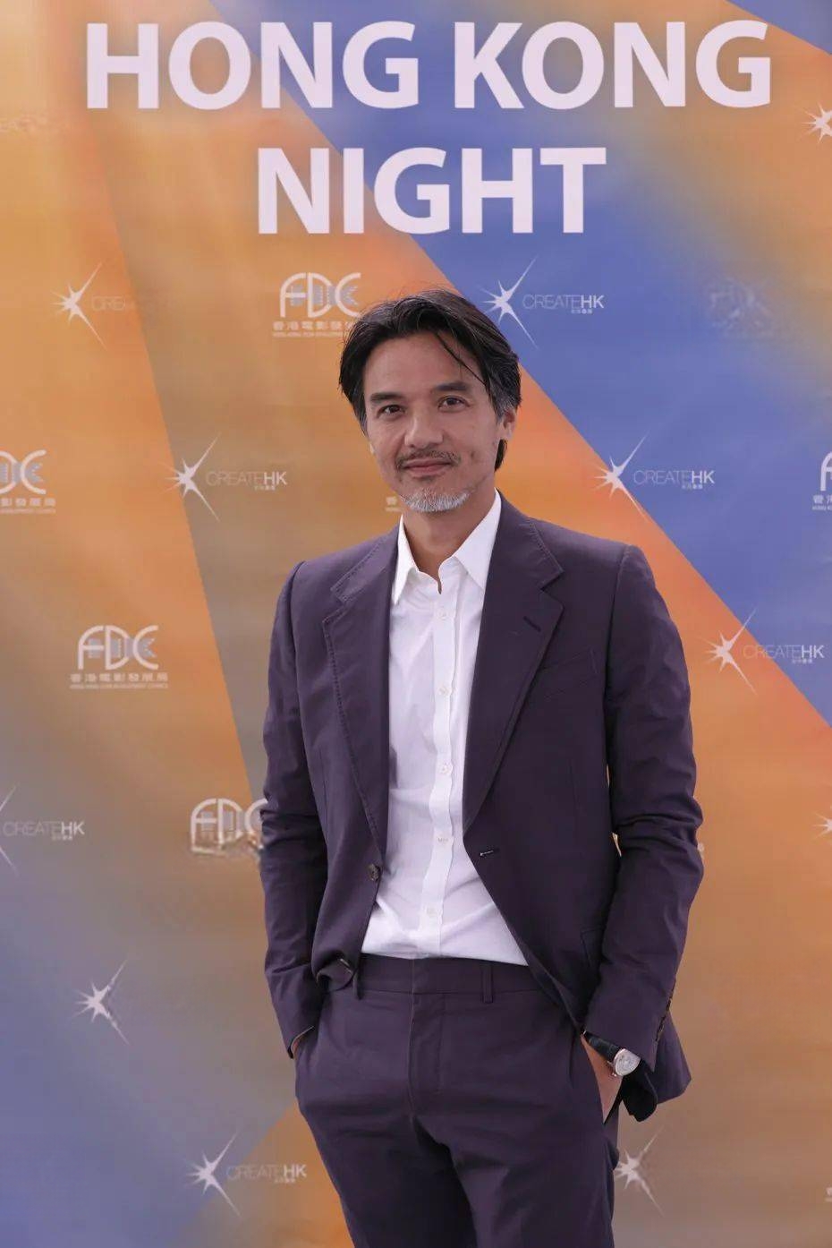 冯德伦拍摄纪录片,力捧美国霸王级新人"娅娅"!