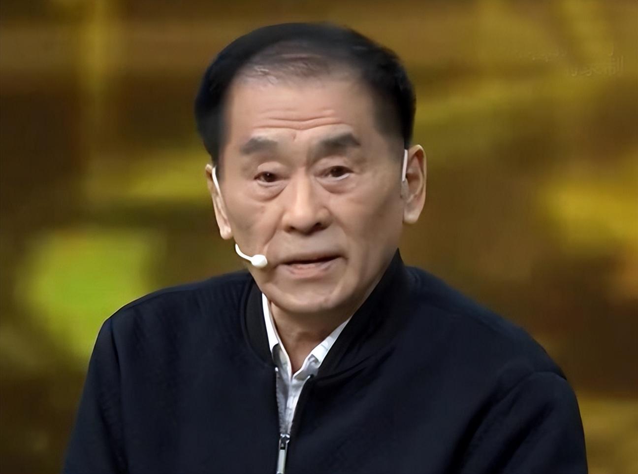 后来的郝爱民也没有气馁,和搭档郭全宝合作演出,继续活跃在相声舞台