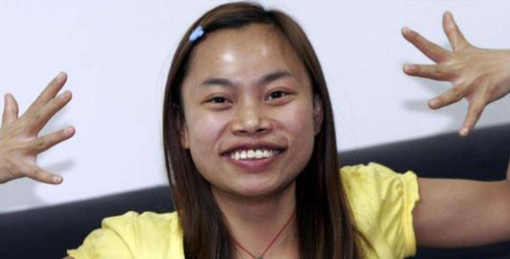 "凤姐"罗玉凤近况曝光,现身纽约看病身体状况不佳,模样变化大