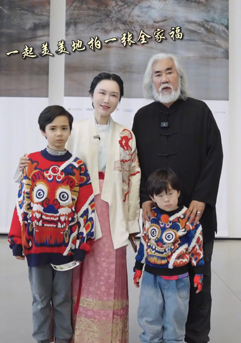 张纪中老婆杜星霖官宣怀上第三胎,网友评论区炸开锅,你怎么看