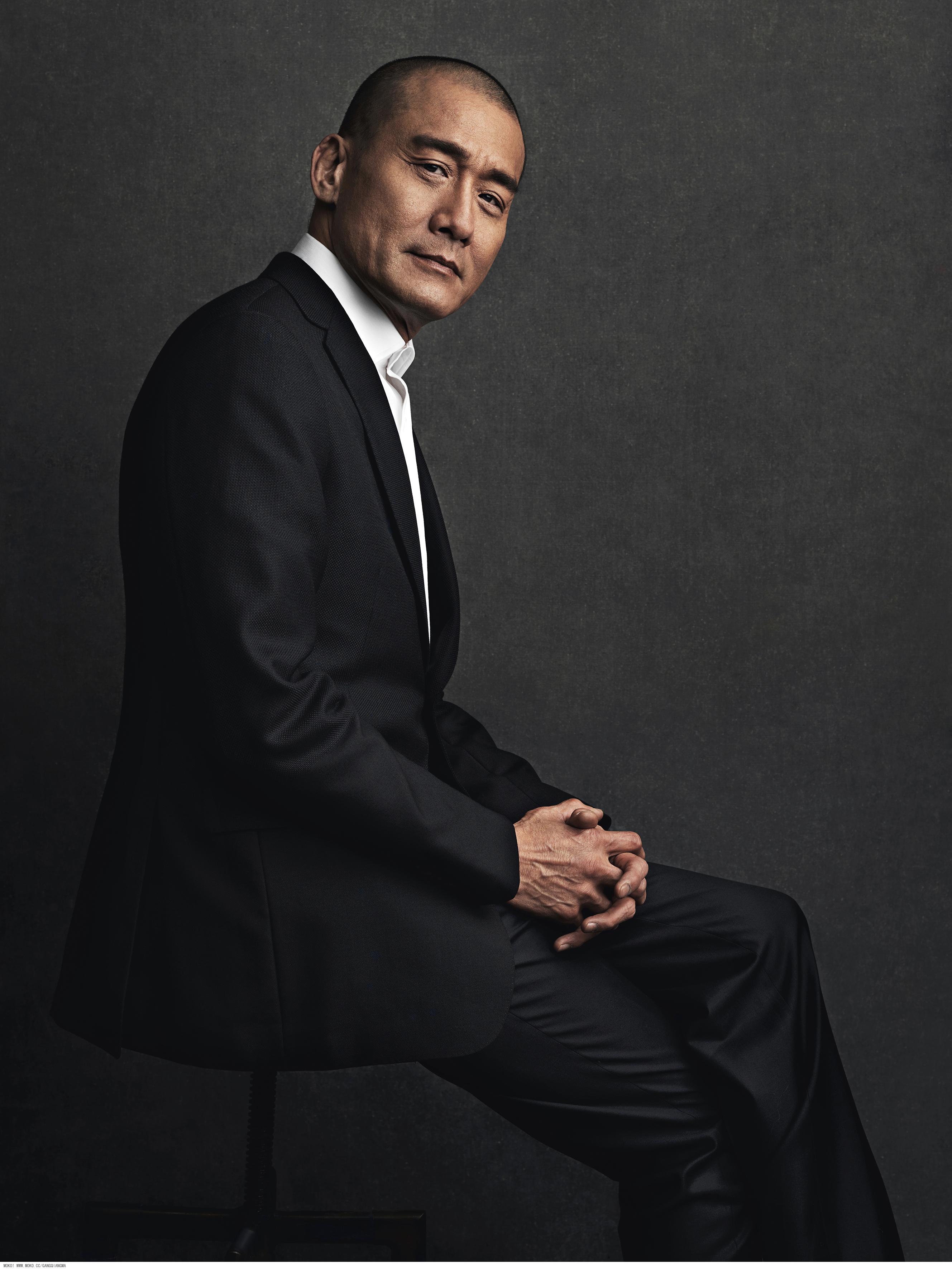 梁家辉因一句我是中国人,被封杀沦落到街头摆摊!港媒:真男人