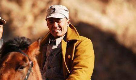 他是亮剑中背景最深的人,李云龙为娶护士田雨得罪他,下场如何