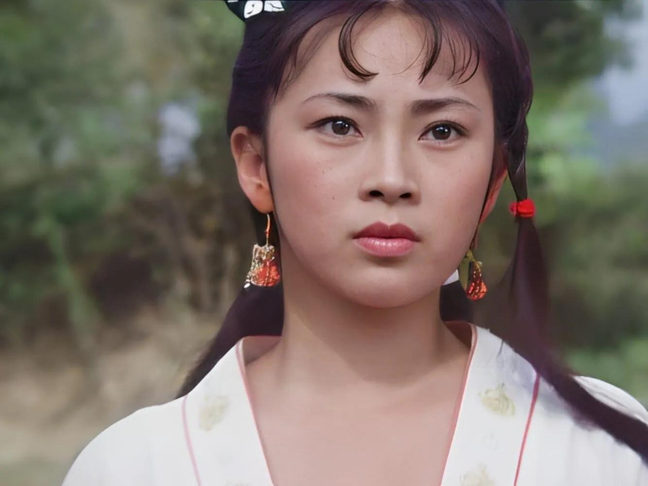 为了给妻儿创造更好的生活,李连杰决定会香港拍戏.