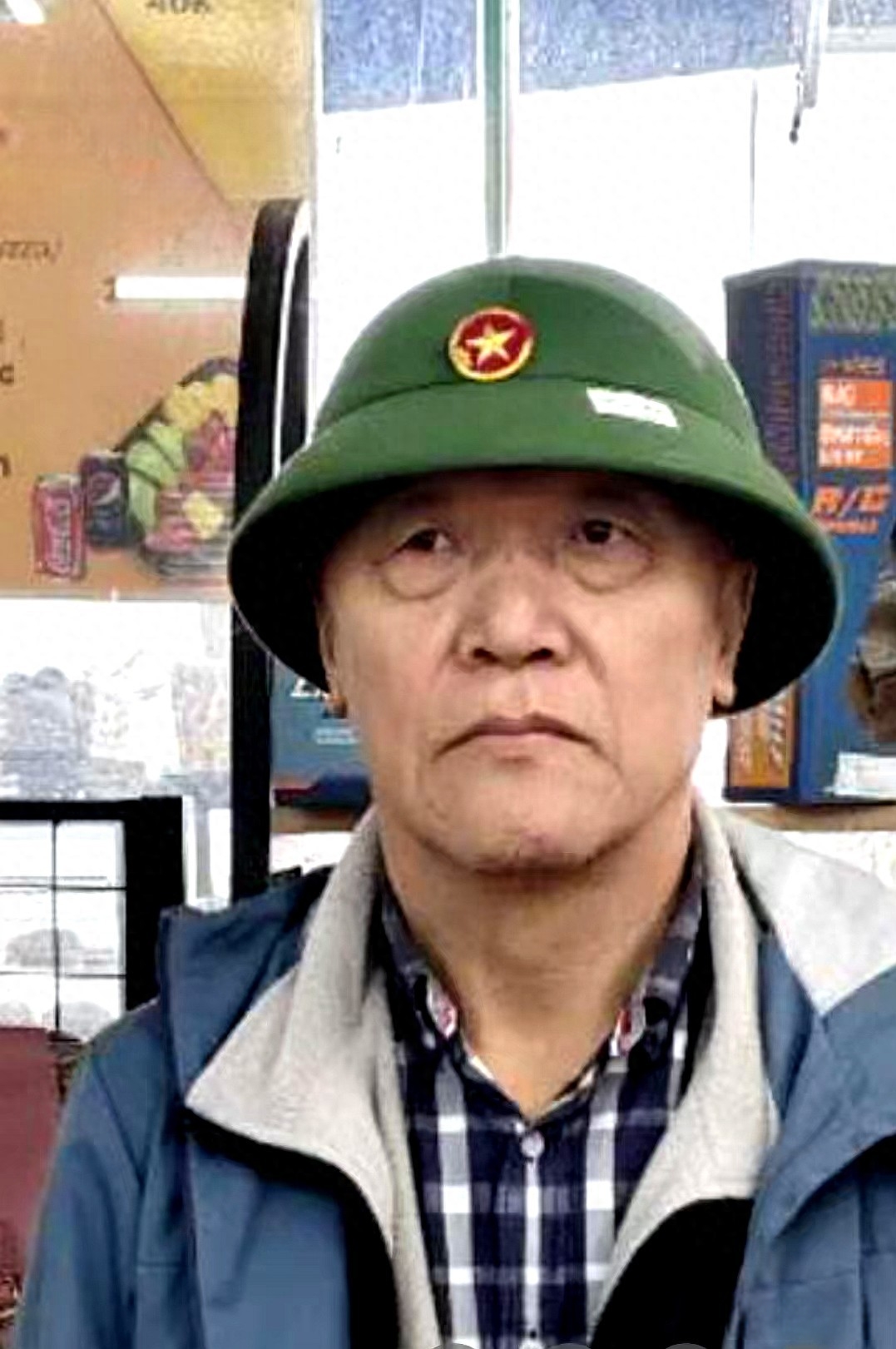 是中国制造的,这个帽子到了越南之后,特别受越南人民军的喜欢,之所以