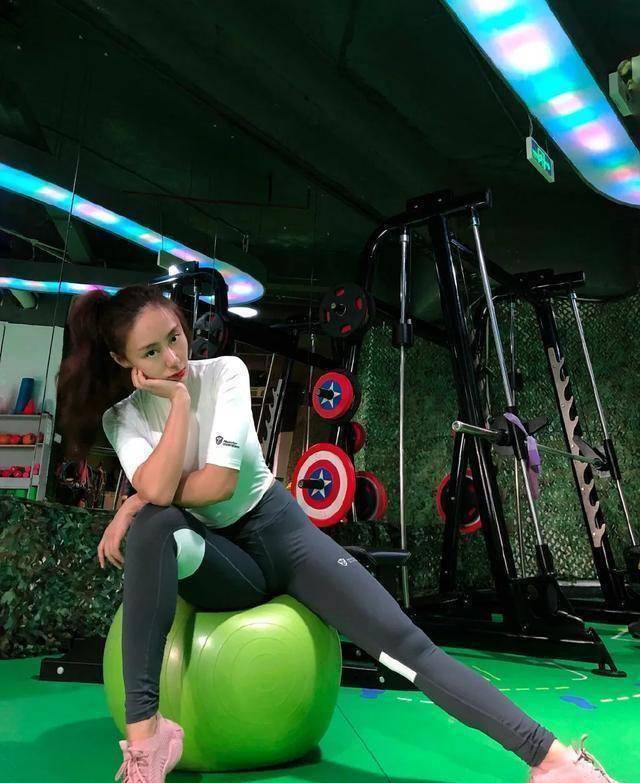 "珠海张雨绮",健身2年逆袭,魔鬼身材!她是如何做到的