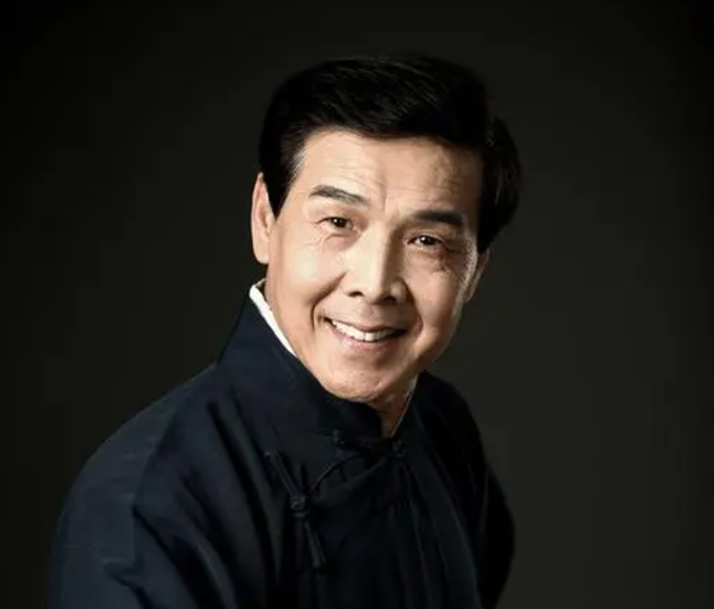 皆发迹于此,尤其是张玉浩,从小就喜欢曲艺,上了大学后便结识了魏元成