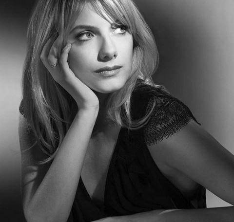 从梦想女孩到"最美魔术师",梅拉尼·罗兰的魅力人生有多出色?