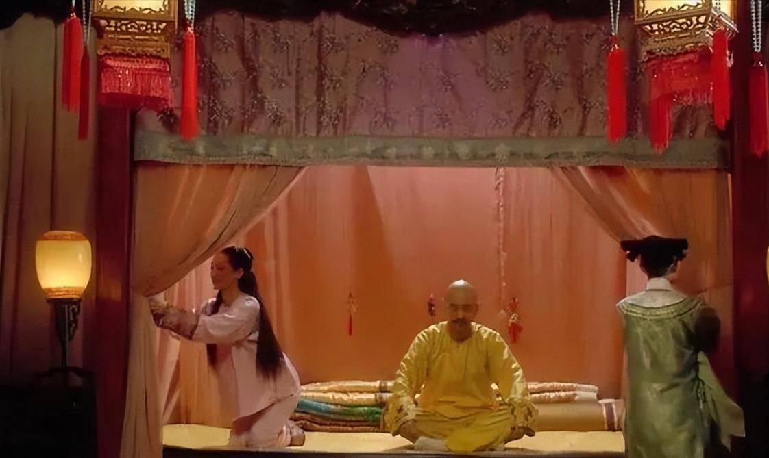 甄嬛传:为何安陵容的床,比华妃和甄嬛的床都大?原因你想不到