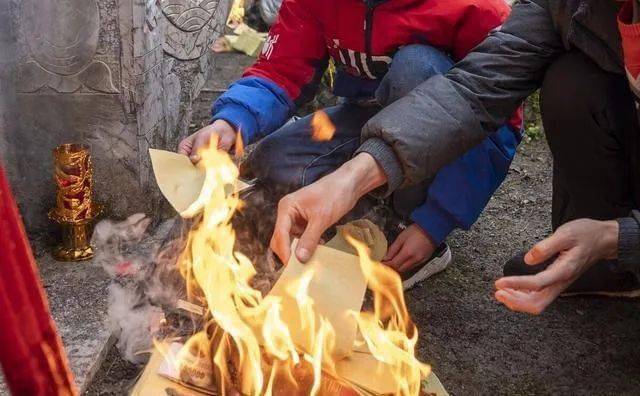 人去世后,如果没人烧纸会怎样?原来这不是迷信!