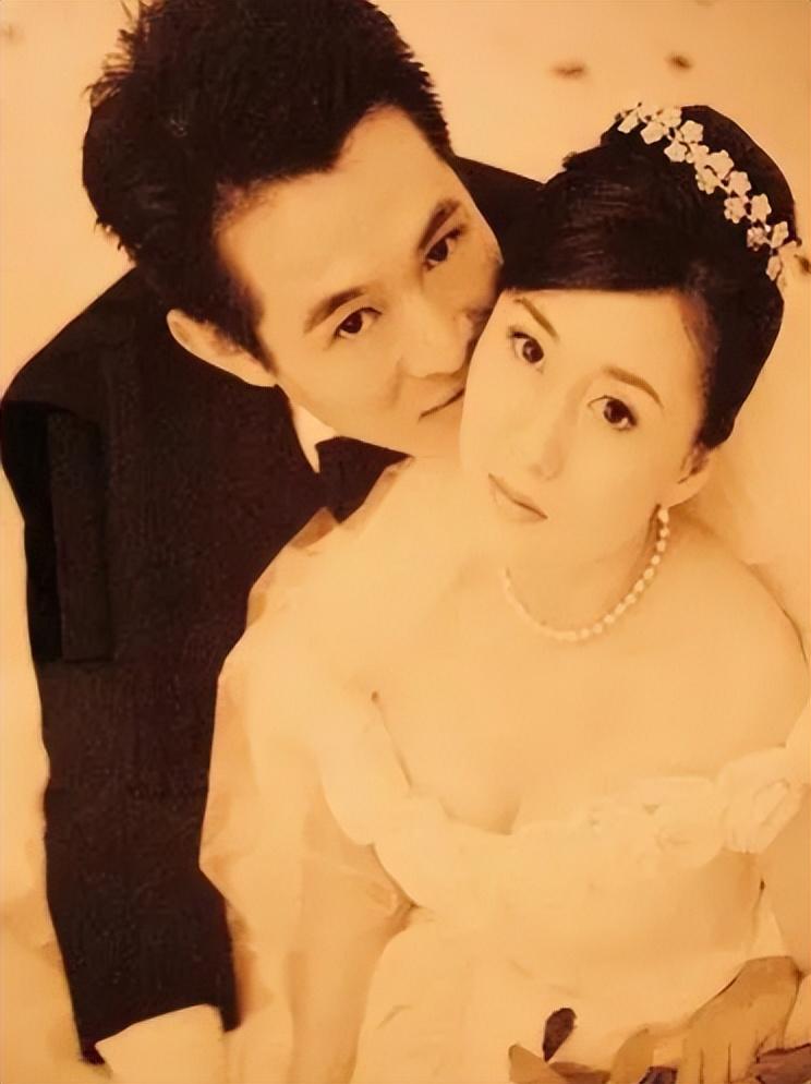 利智:嫁给李连杰经常哭,这是为何?